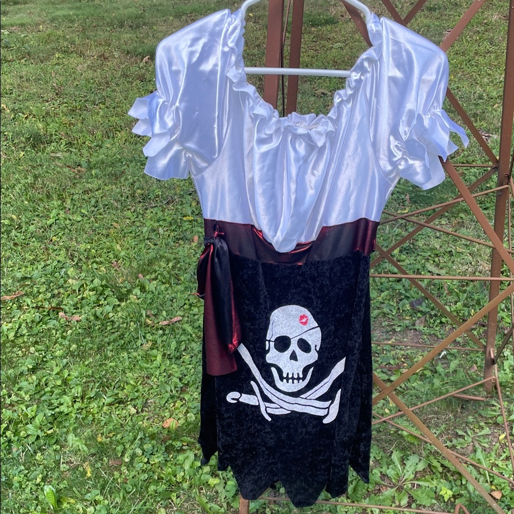 Sexy Pirate Costume with Skull Design - Black and White